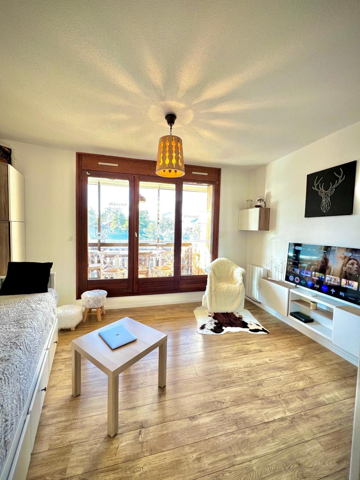 La Joue Du Loup, Aux Pieds Des Pistes Et Vue Sur Montagnes Apartment Exterior photo